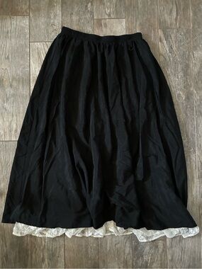 SCARLET DARKNESS Women’s Maxi Long Skirt Black with White Lace Hem Size XL